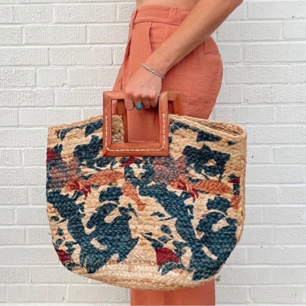 ANTIK KRAFT Multicolor Woven Jute Raffia Wood Handles Beach Shop Travel Tote Bg